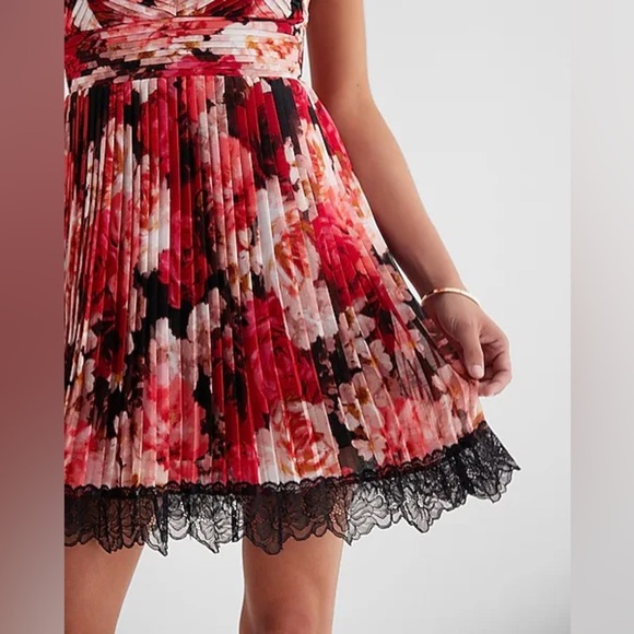 Floral V-Neck Pleated Lace Trim Mini Dress - Picture 2 of 9